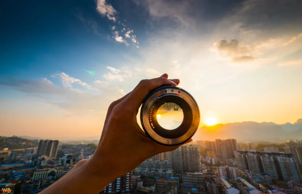 Lens