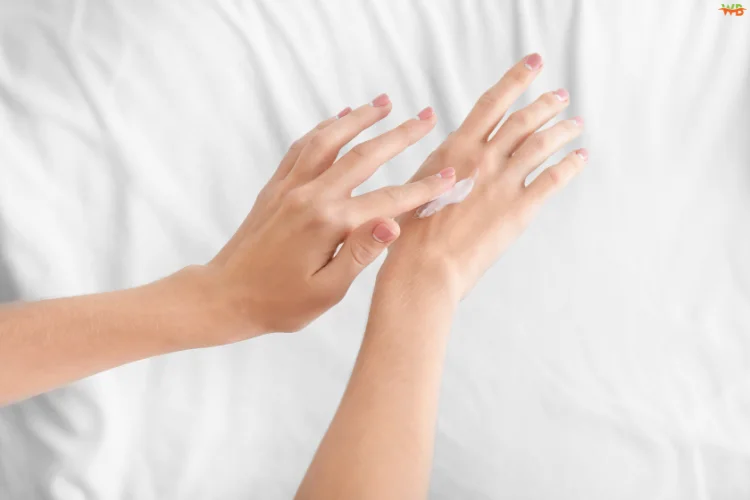 How to Build a Daily Hand Care Ritual